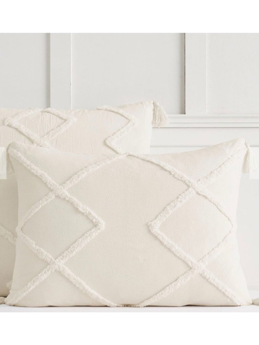 Ashlyn Tufted Standard Sham 100% Cotton off White Pottery Barn Teen Machine Wash - Picture 2 of 5